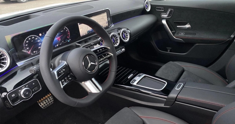 Mercedes-Benz Klasa A cena 223199 przebieg: 5, rok produkcji 2024 z Piaseczno małe 254